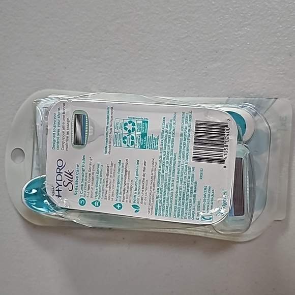 Schick Hydro Silk Sensitive Care Disposable Razors 3 Counts - Picture 4 of 5